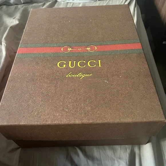 Gucci Ultrapace Sneakers - Picture 2 of 8